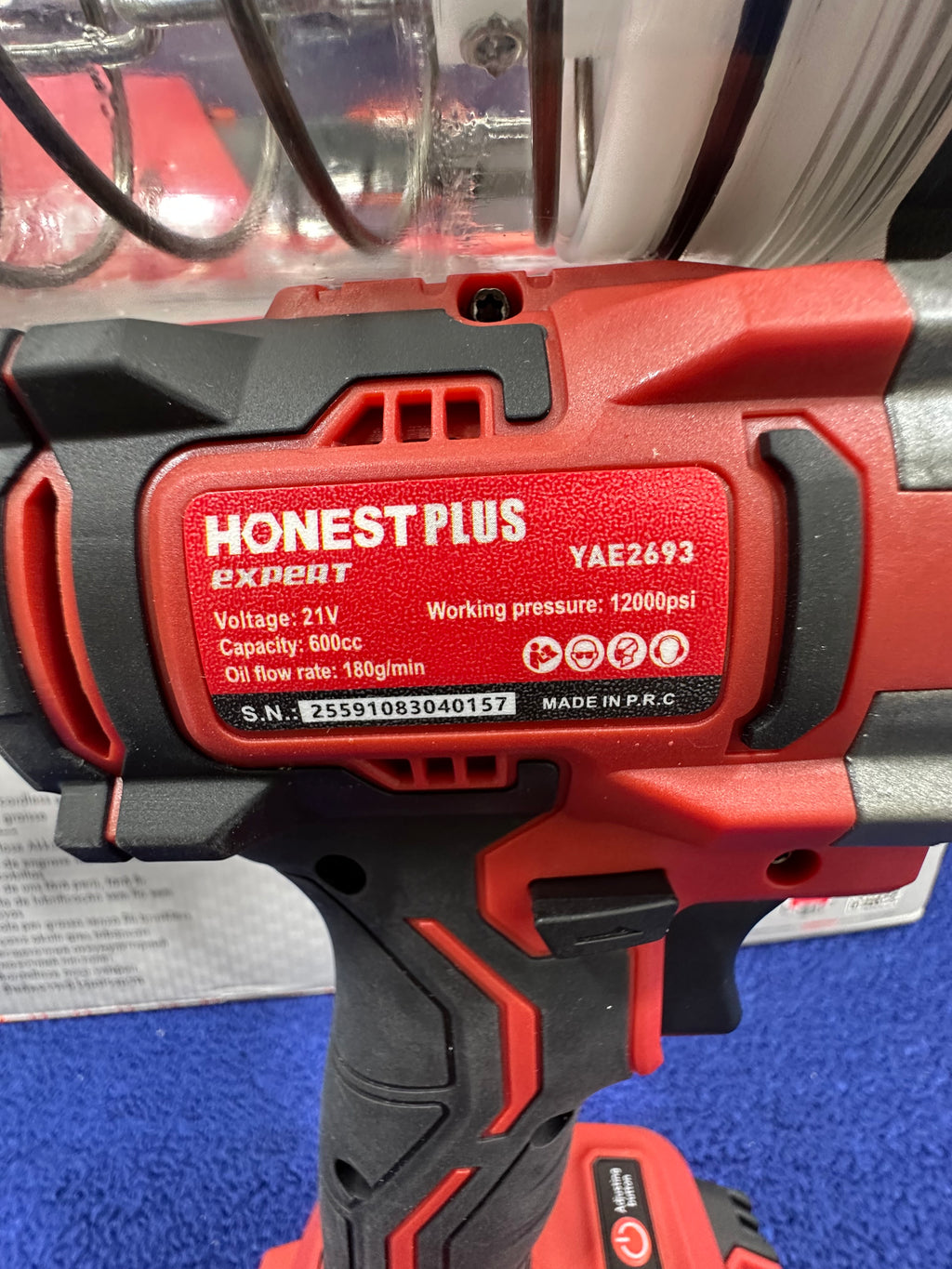 Pompe a graisse à batterie         honest plus