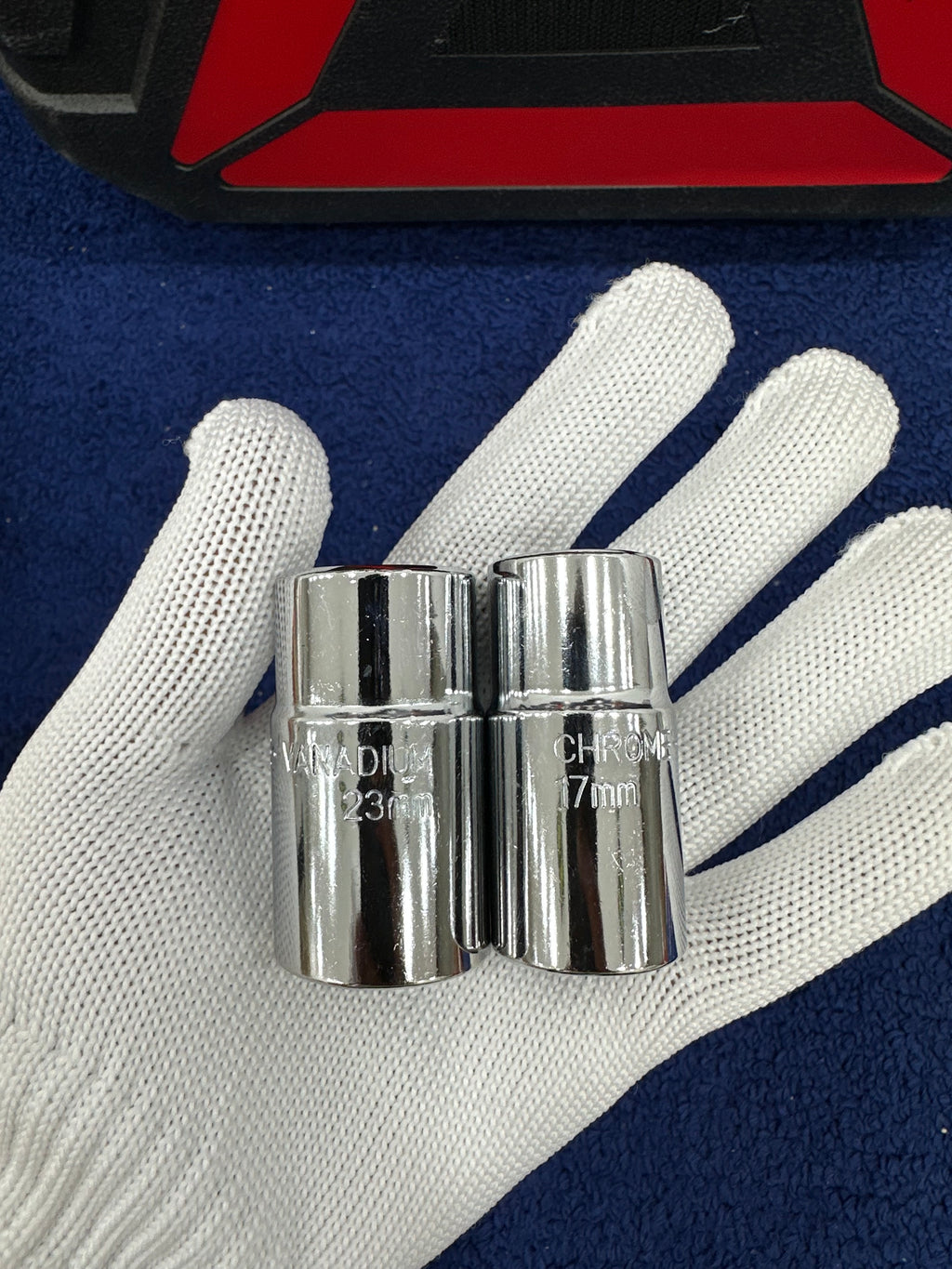 Kit de réparation portable 4en1        cric électrique, gonfleur torche et clé à choc La marque Beetro