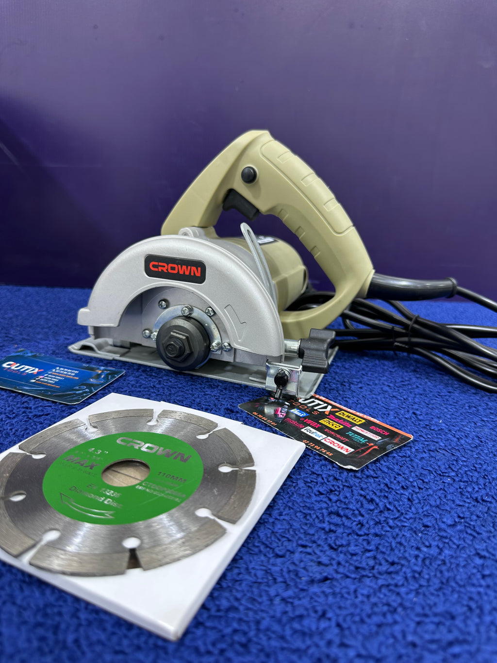 Scie marbré Crown 1200watt